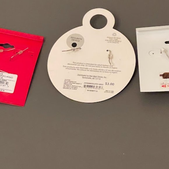 Bundle of Christmas Earrings - Picture 6 of 7